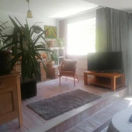 Lägenhet Przytulny Dom Z Ogrodem I Tarasem *